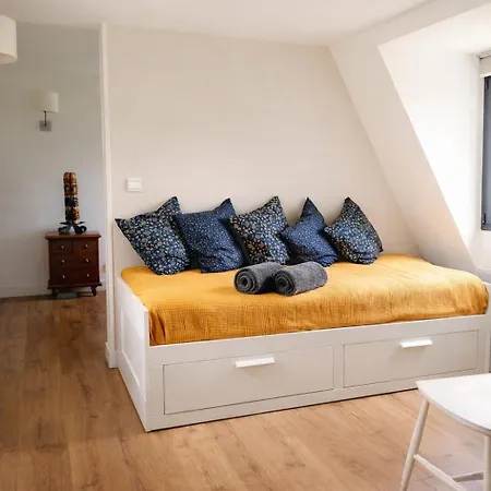 Hébergement de vacances Les Mezerettes Maison Campagne Avec Jardin Et Cheminée, 4-5 Pers
